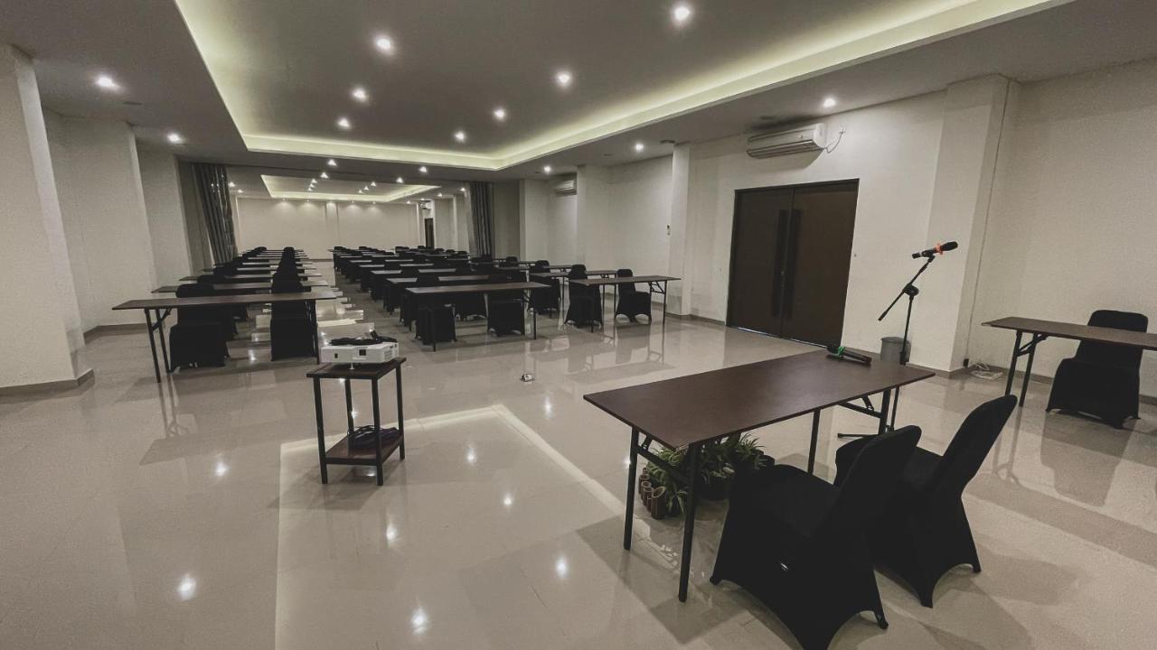 Lpp Garden Hotel Maguwo Экстерьер фото